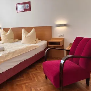 Karnet Guest house